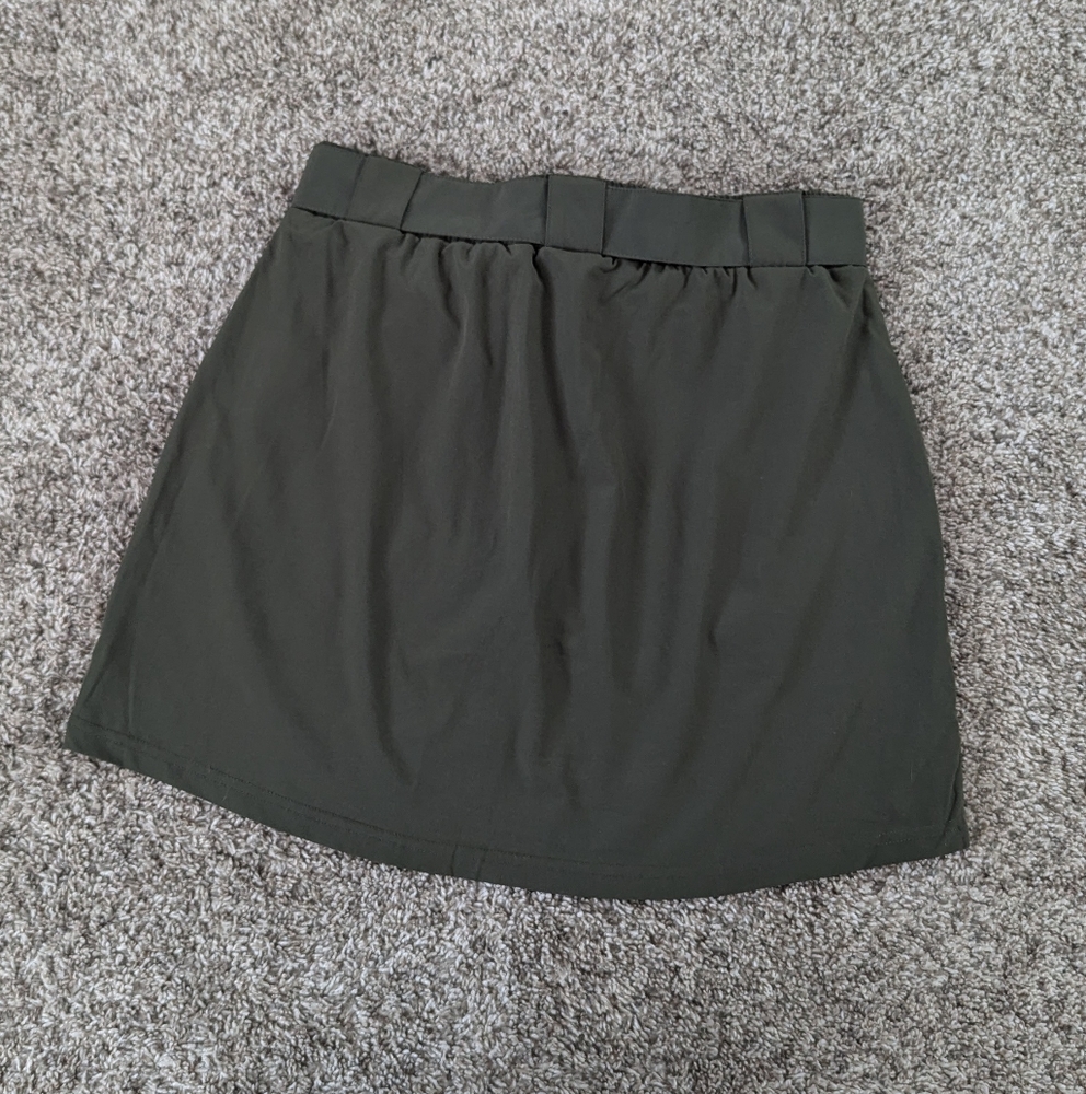 NWOT Army green women's golf skort with waist tie - Picture 5 of 6